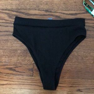 High waisted black bottoms